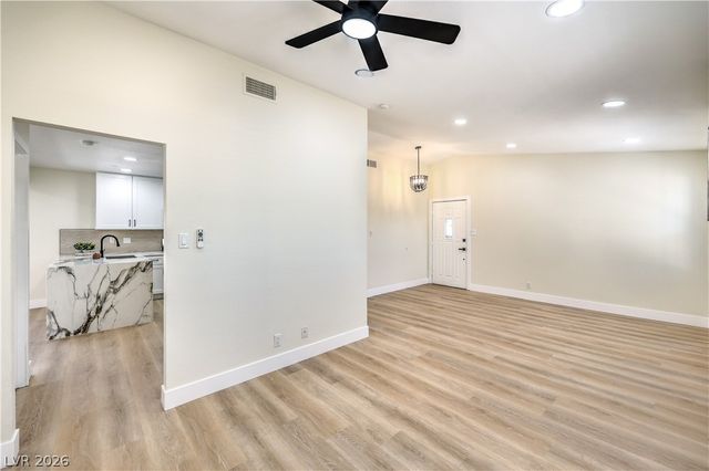 4370 Lariat Drive, Las Vegas, NV 89121