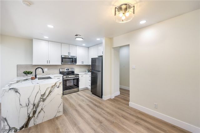 4370 Lariat Drive, Las Vegas, NV 89121