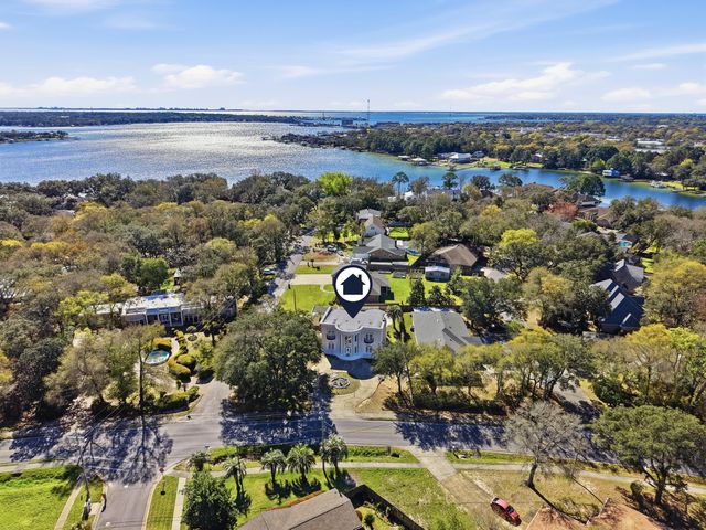 588 Mooney Road, Fort Walton Beach, FL 32547