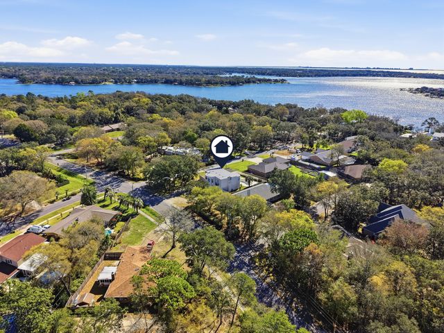 588 Mooney Road, Fort Walton Beach, FL 32547