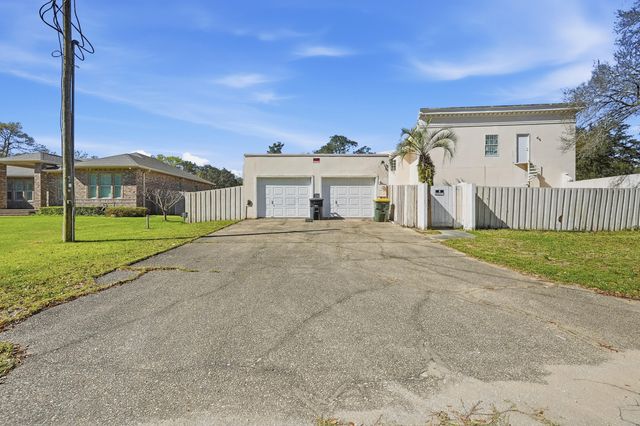 588 Mooney Road, Fort Walton Beach, FL 32547