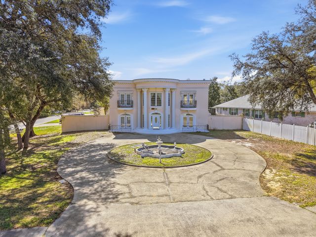 588 Mooney Road, Fort Walton Beach, FL 32547