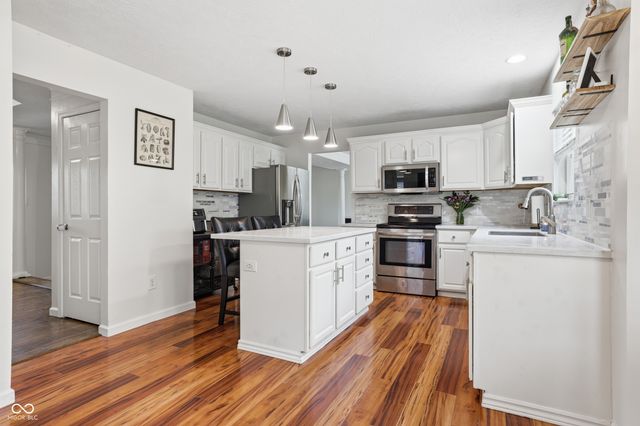 11224 Echo Ridge Lane, Indianapolis, IN 46236