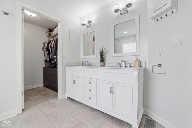 11224 Echo Ridge Lane, Indianapolis, IN 46236