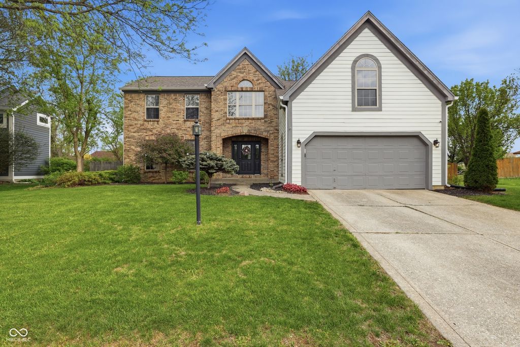 11224 Echo Ridge Lane, Indianapolis, IN 46236