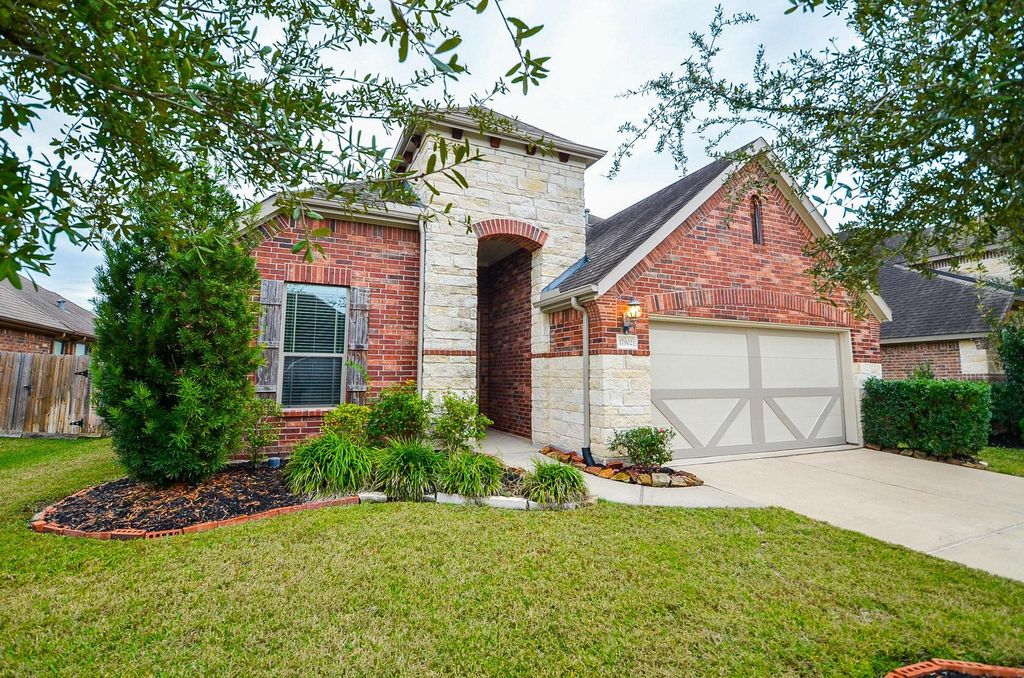 17902 Logans Pine Drive, Tomball, TX 77377