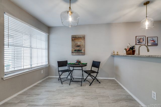 10052 Woodtrail, San Antonio, TX 78250