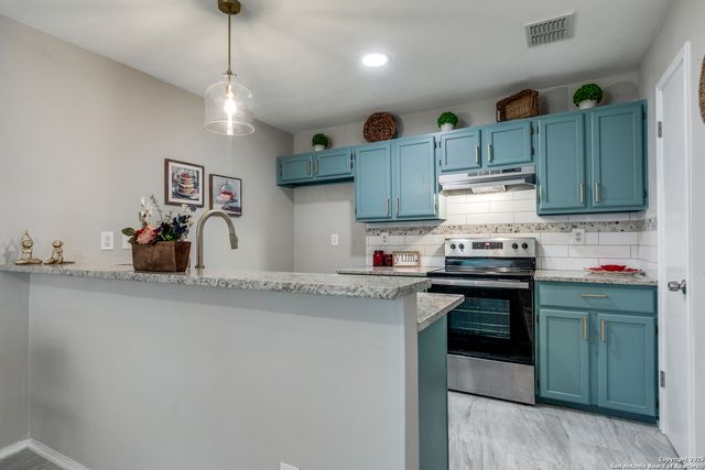 10052 Woodtrail, San Antonio, TX 78250