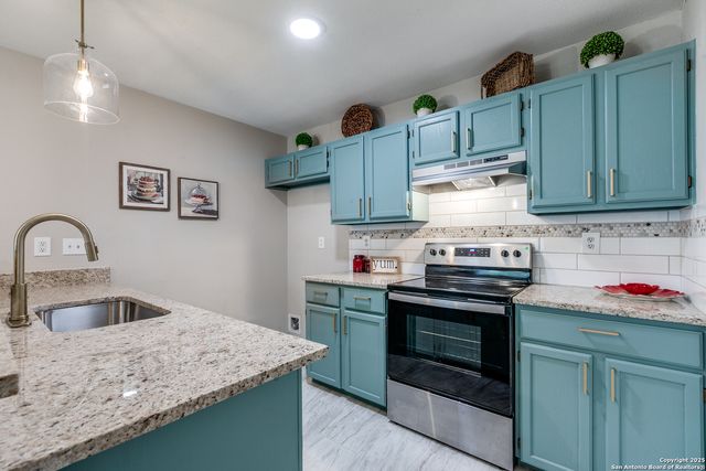 10052 Woodtrail, San Antonio, TX 78250