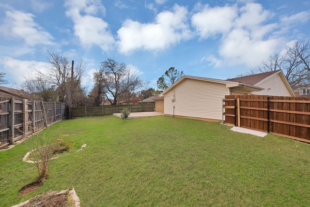 1611 Celeste Court, Arlington, TX 76012