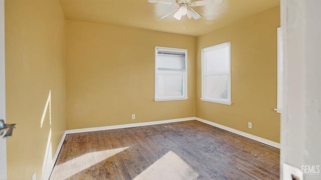 906 2nd Street, Bakersfield, CA 93304
