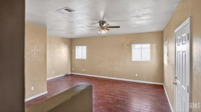 906 2nd Street, Bakersfield, CA 93304