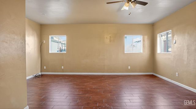 906 2nd Street, Bakersfield, CA 93304