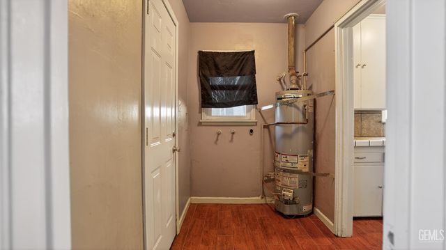 906 2nd Street, Bakersfield, CA 93304