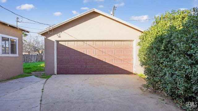 906 2nd Street, Bakersfield, CA 93304
