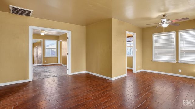 906 2nd Street, Bakersfield, CA 93304