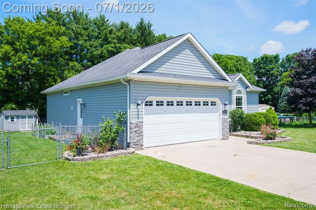 319 E Diamond Way, Morrice, MI 48857