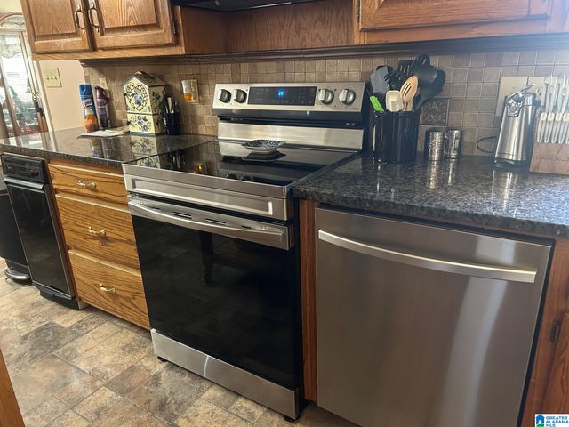 505 NEWBERRY DRIVE, Weaver, AL 36277