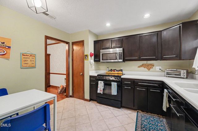 25 Willow Bridge Drive, Durham, NC 27707