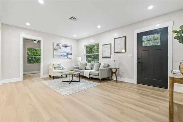 731 38TH AVENUE N, St Petersburg, FL 33704