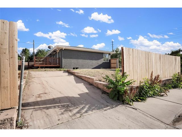 5390 Julian St, Denver, CO 80221