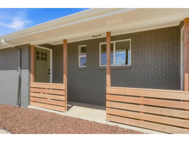 5390 Julian St, Denver, CO 80221