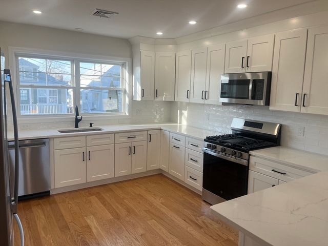 84 Arcadia 1, Revere, MA 02151