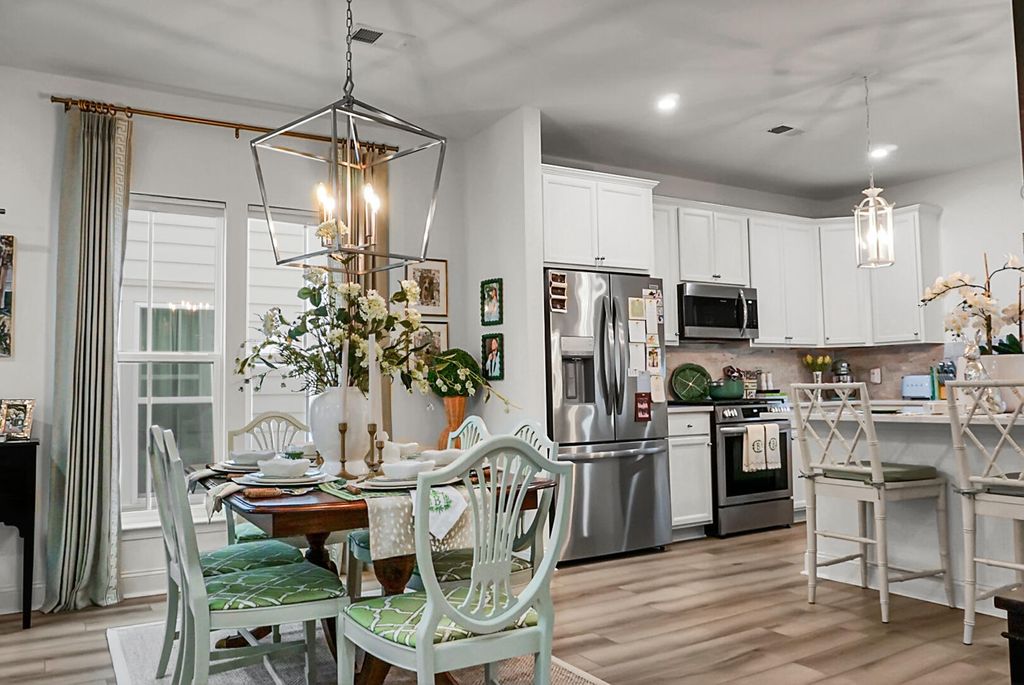 Image 13 of property listing at 129 Sabal Court, Summerville, SC 29483