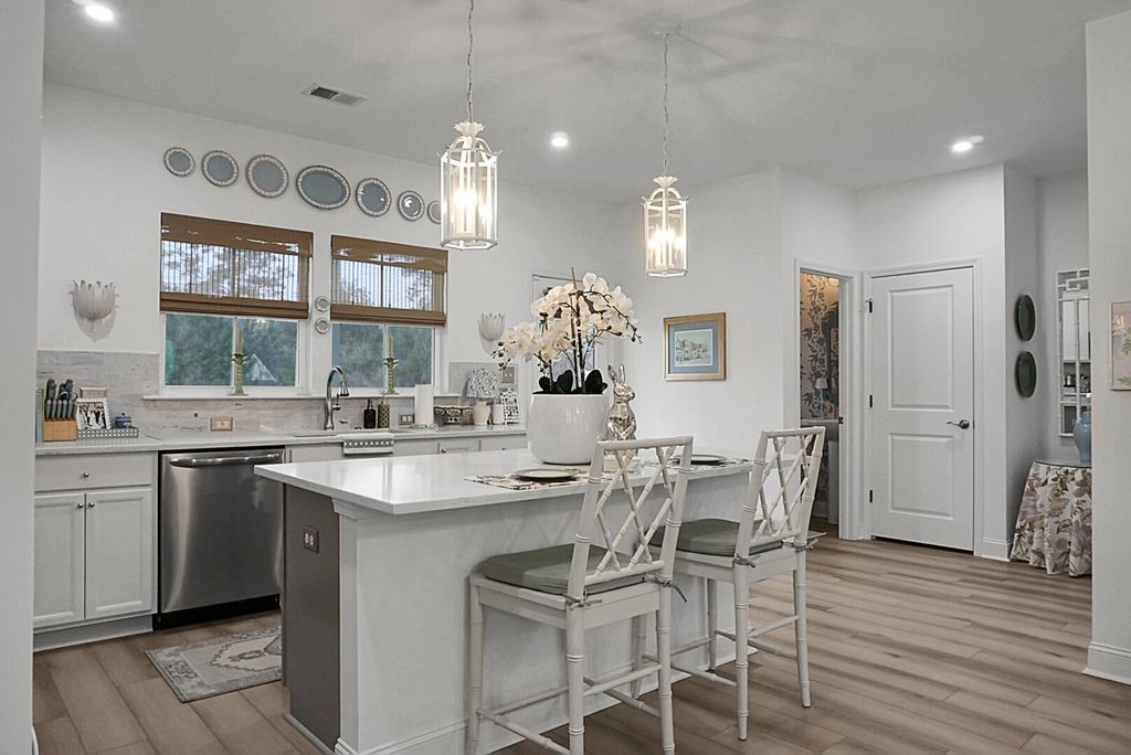 Image 19 of property listing at 129 Sabal Court, Summerville, SC 29483