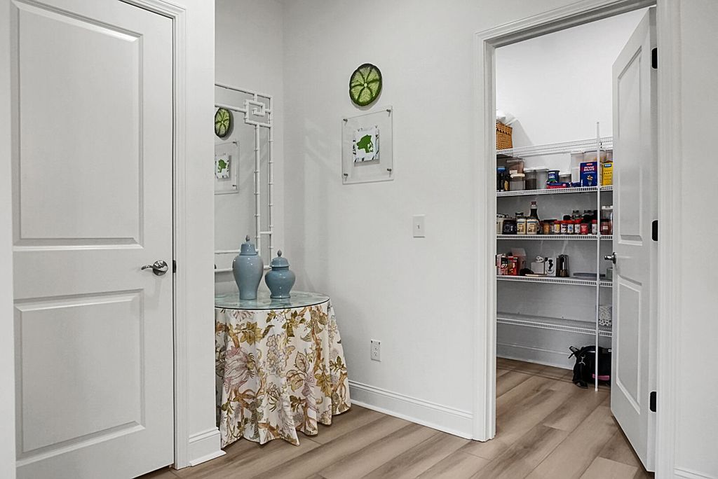 Image 20 of property listing at 129 Sabal Court, Summerville, SC 29483