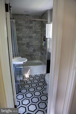 705 WAYNE ST, Alexandria, VA 22301