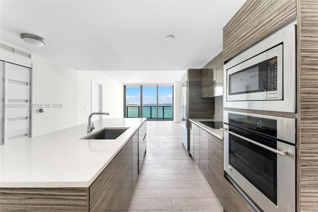 460 NE 28th Street 1803, Miami, FL 33137