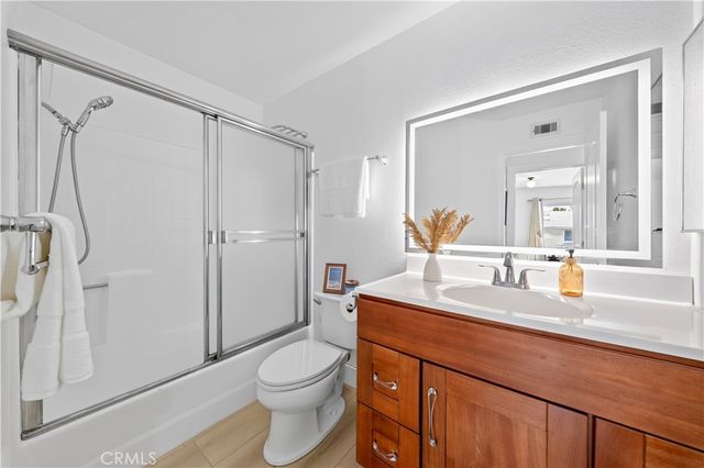 99 Huntington, Irvine, CA 92620