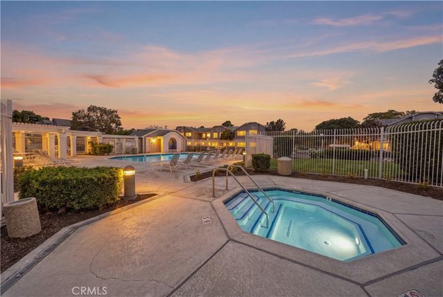 99 Huntington, Irvine, CA 92620