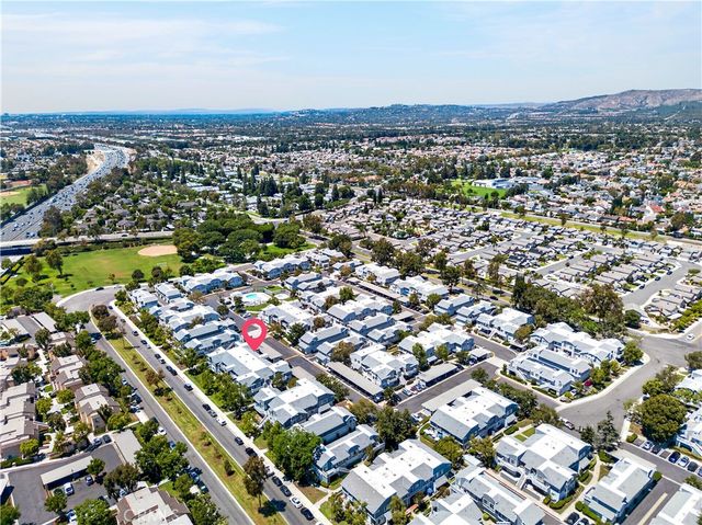 99 Huntington, Irvine, CA 92620