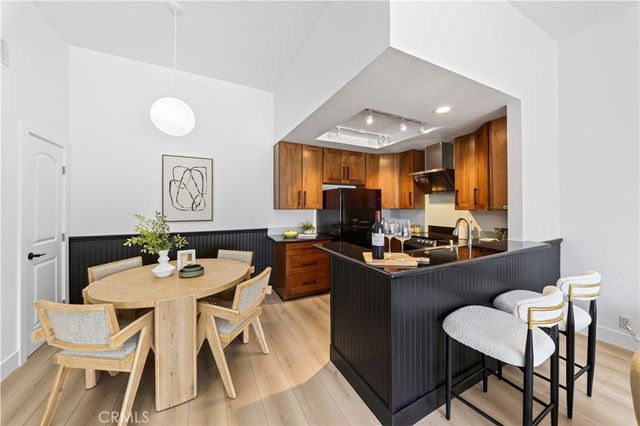 99 Huntington, Irvine, CA 92620