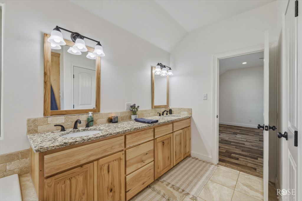 Image 19 of property listing at 5292 Grey Wolf Lane, San Angelo, TX 76901