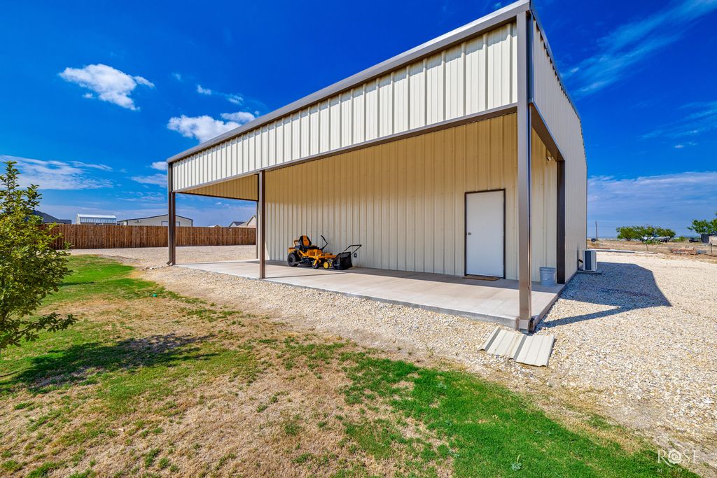 Image 31 of property listing at 5292 Grey Wolf Lane, San Angelo, TX 76901