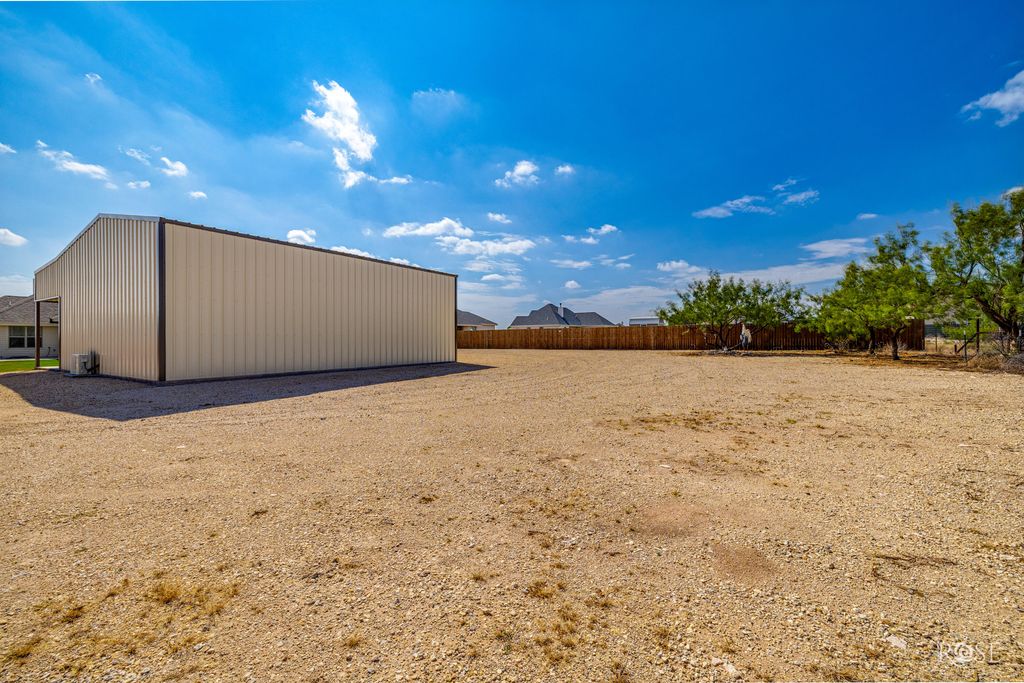 Image 36 of property listing at 5292 Grey Wolf Lane, San Angelo, TX 76901