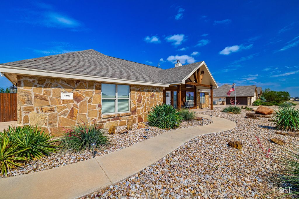 Image 6 of property listing at 5292 Grey Wolf Lane, San Angelo, TX 76901