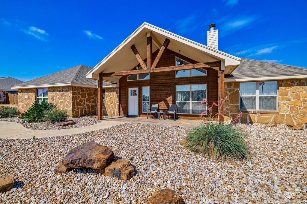 Image 7 of property listing at 5292 Grey Wolf Lane, San Angelo, TX 76901