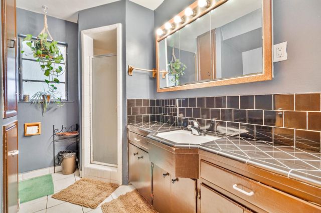 3852 E Washington Avenue, Fresno, CA 93702