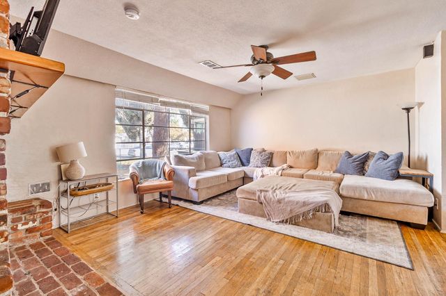 3852 E Washington Avenue, Fresno, CA 93702