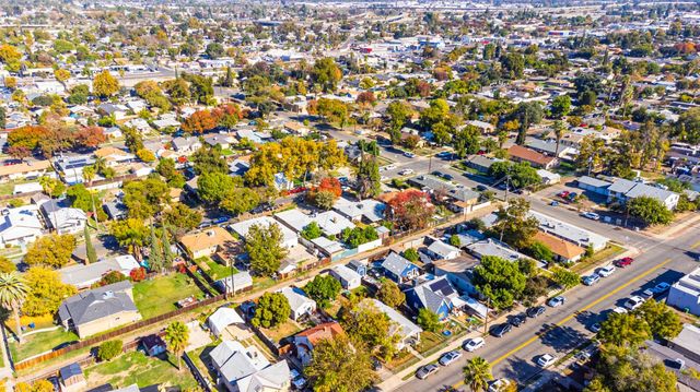 3852 E Washington Avenue, Fresno, CA 93702