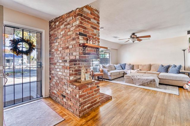 3852 E Washington Avenue, Fresno, CA 93702