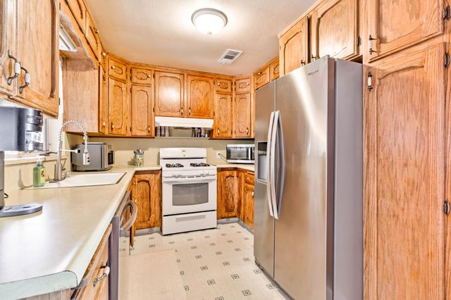 3852 E Washington Avenue, Fresno, CA 93702