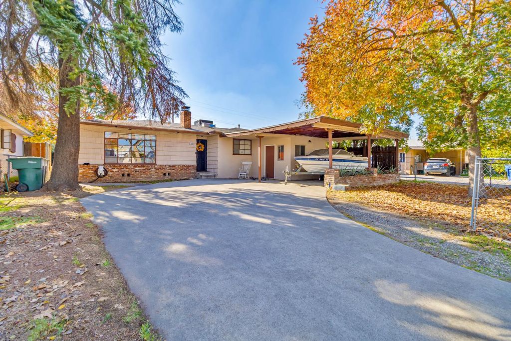 3852 E Washington Avenue, Fresno, CA 93702