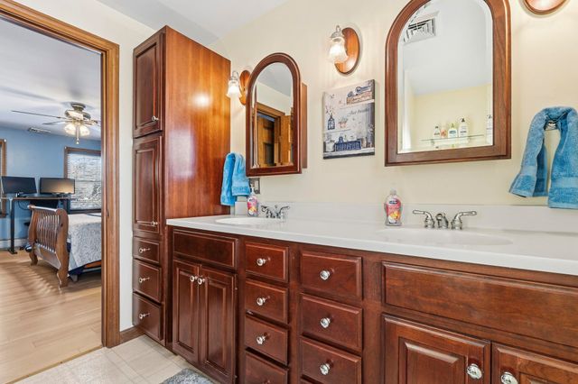 11 Broadview Drive, Litchfield, NH 03052