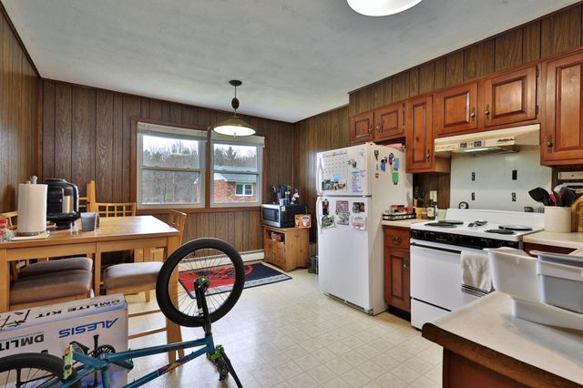 35 Meadow Lane, Castleton, VT 05732