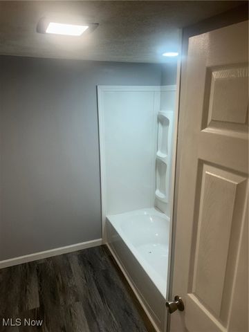 133 S Main Street, Tuscarawas, OH 44682